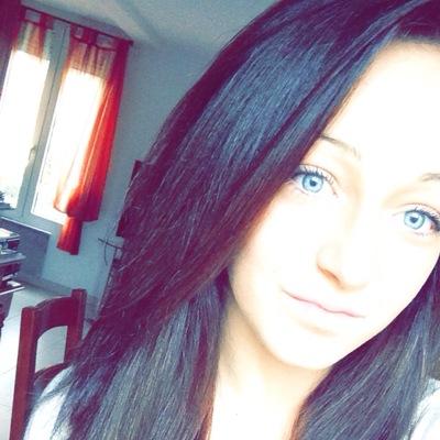 follow ✋
     snap: cloe.lefevre
     fb: Cloé Lefevre
     insta: Cloé Lefevre 
On change pas une équipe qui gagne #lpz