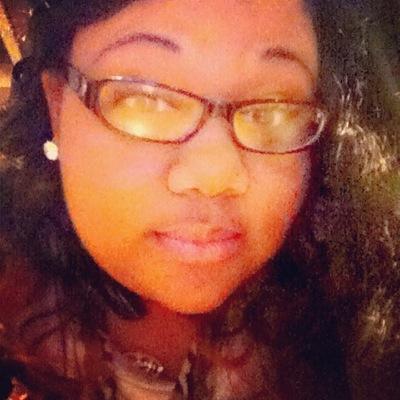 married to terone franklin....very nice , cute ,funny .... slick crazy Kmsl... Kik Amberss5062 Instagram @callmyhiijuicy Facebook Amber MrsHood Simmons