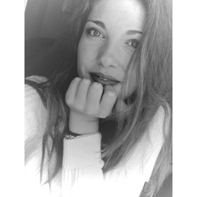 _dianasantoss_'s profile picture. The elegance is the only beauty.