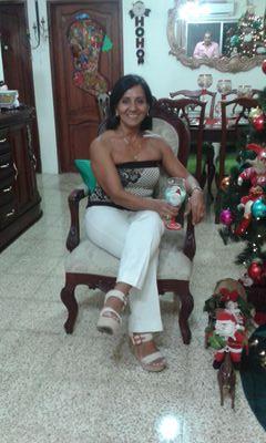 csanmartin4's profile picture. Una mujer q mira al pasado solo para recordar lo positivo, q mira al futuro para tener un motivo para superarme y q vive el presente porque es lo unico real!