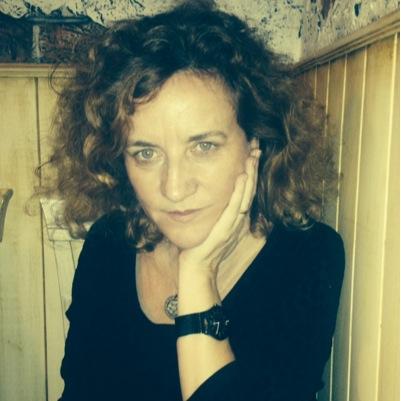La tragedia del periodista es dejar en cada cuartilla algo de su propia vida, esa que no aroman otras flores que las de la satisfacción del deber cumplido (JPB)