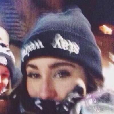 HELLOOOO, this is a free follow from @alrightregui ! follow her lovlies :)