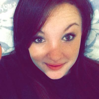 DaviesIzziee's profile picture. cheap acrylic and gel nails manicures pedicures health and beauty