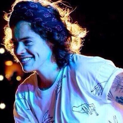 lost my account due to hacking, praying i win a harry/5 account from @lunarsharry.. :(