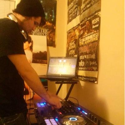 DJ at DJ L@chjaw. Peace, Love, Unity and Respect. EDM. Good Vibes. Livin life.