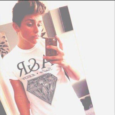 A fan page for 14 year old singer-songwriter ~ Charlie Jones!! - Charlie followed me at exactly 15:41 on 31/01/14. #Joners For Life