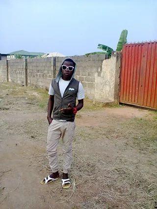 starzkiz's profile picture. education | musci*°° _self improvement | ®| email..starboiphylimon@gmail.com|