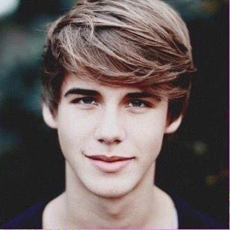 #LostAvengedGladers Only 13 year old who lives on the street.