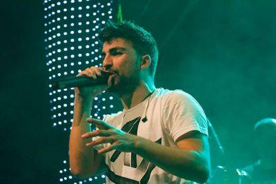 Músico y Compositor
 Cantante de BRIDA
