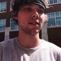 follow @goidenboycalum and rt the tweet in my pinned!