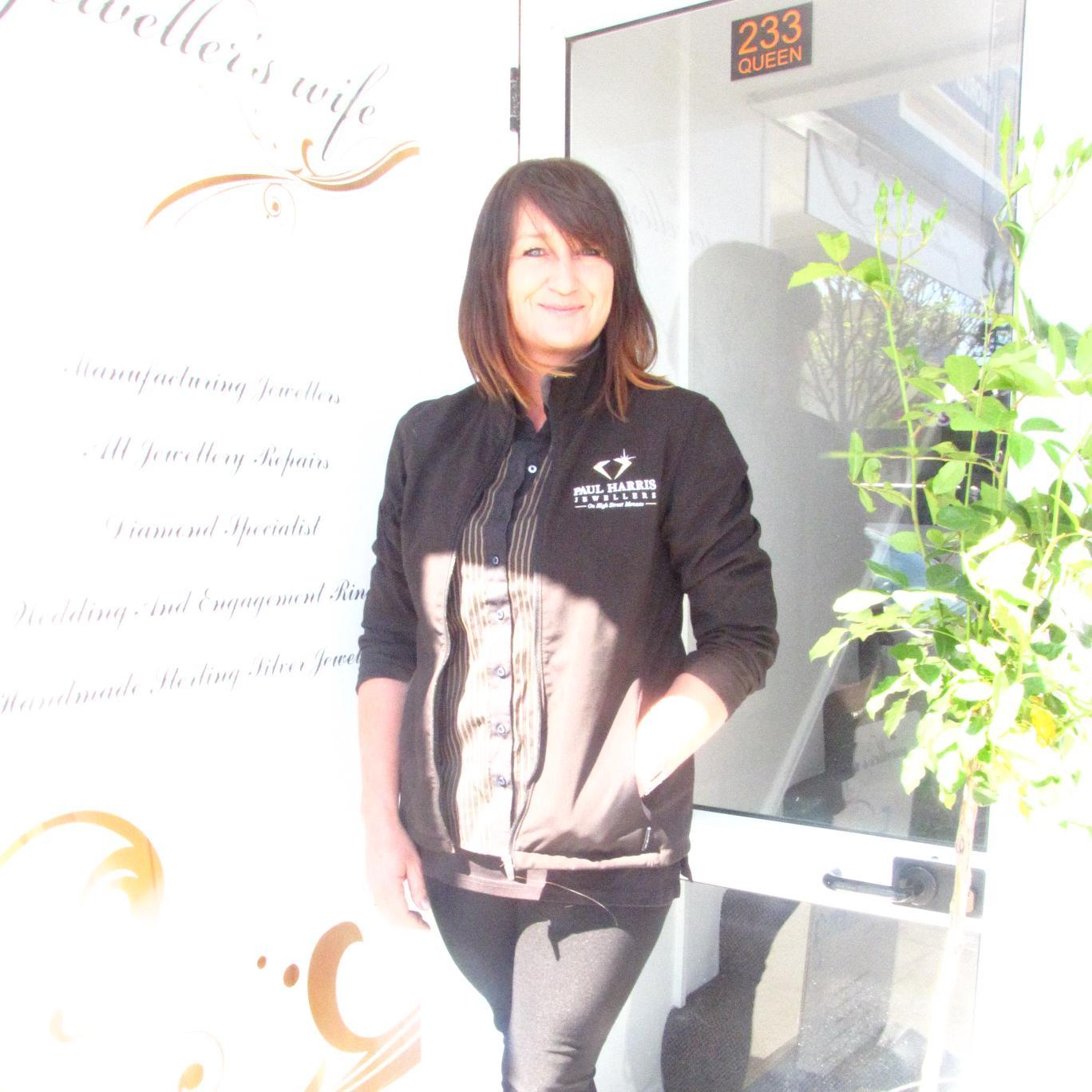 The Jewellers Wife is a boutique jewellery design studio owned and operated by Kelly Harris in Richmond Nelson.