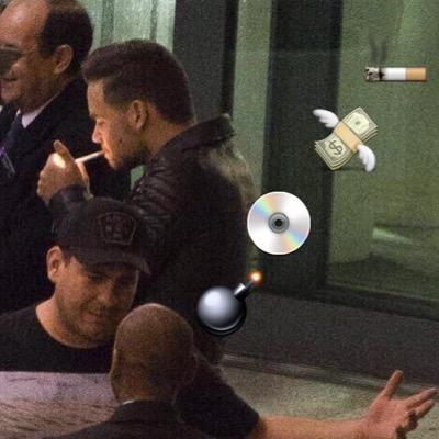 ➹ I WOULD SACRAFICE MY FIRST BORN TO GET HIGH WITH ZOUIS ➹