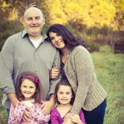 mom of two who loves to take pictures, crochet, and watching football.