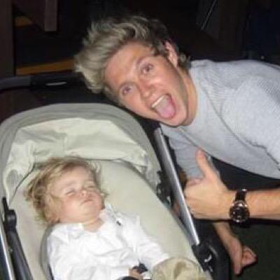 diehardhood's profile picture. dont follow this acc, follow @faroutnialls thank you!(((o(*ﾟ▽ﾟ*)o)))