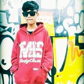 Loffyu Febby Pratiwi~ ♥ (` ⁿ 3 (^_^`°)/
