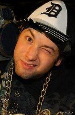 FOLLOW ME BITCHES AND I WILL FOLLOW U BACK