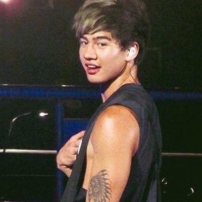 please follow @stylesplushood cause she loves you and gave you this free follow !!!!