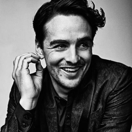 All Hail Vincent Piazza. We are the first and only twitter-fanpage dedicated to the incredibly talented and effortlessly cool actor.