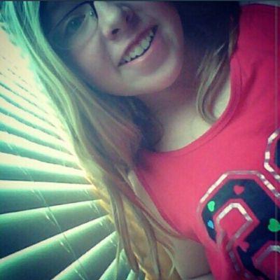 Hi guys! My name is MacKenzie. Im taken My NFL's are Jada Alexis Garrett Dougie Lauren moss Lauren Clark I play VolleyballI and I play Soccer⚽