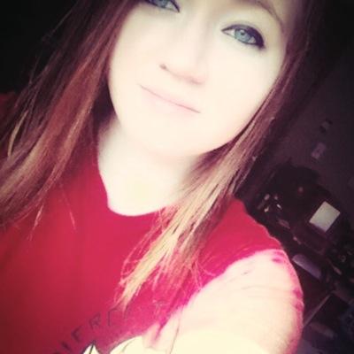 • 16 Years Young
• Singer
• Dancer
• Cheerleader
• Heavy Metal. Please & Thank you. 
• I'm a bitch, but a total sweetheart.
• Don't like me? Cool!
