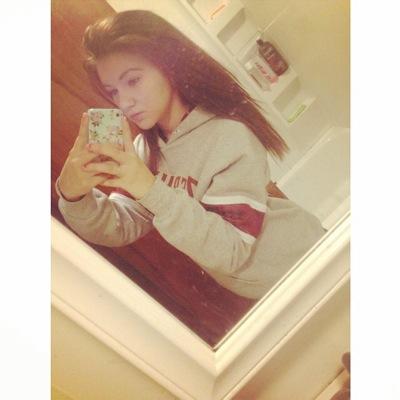 taken by the best | Bryant is mine | 3/23/2014 | Ash is my bffl | cosmetologist in training | h8ers are my motiv8ers | I'm a princess