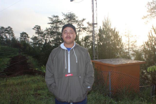 Pemandu sorak @sf_mlg and @Distance_sgs.                                                                                   AREMA