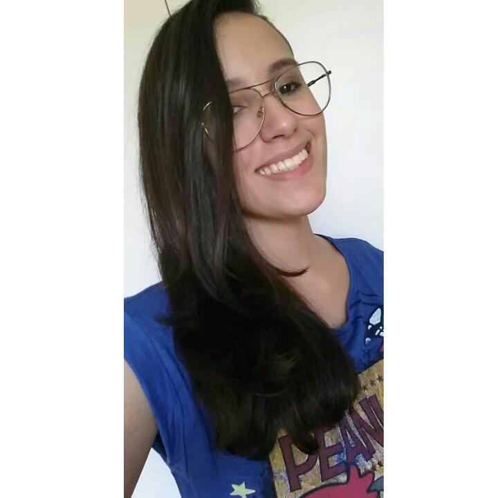 Dê valor aos momentos e não às lembranças, pois o passado nunca volta...
