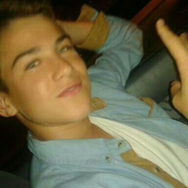 jugador del Fs casar, WhatsApp pedidmelo , instagran _jose_caceres