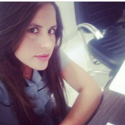 catharinavelame's profile picture. o amor que vale à pena nesta vida
Dá ao coração sempre o direito
De ser ele imperfeito
E mesmo assim poder ser mais feliz