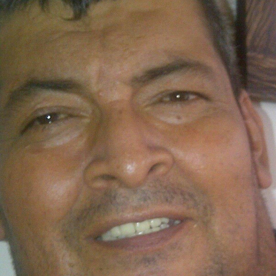 Yo soy un hombre sincero
  De donde crece la palma,
  Y antes de morirme quiero
  Echar mis versos del alma.