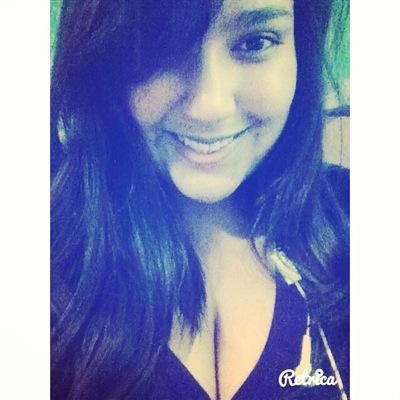 Posso ser divertida, concentrada. Inteligente. Superticiosa. Corajosa. E também um boa dançarina. Posso ser o que você quiser.