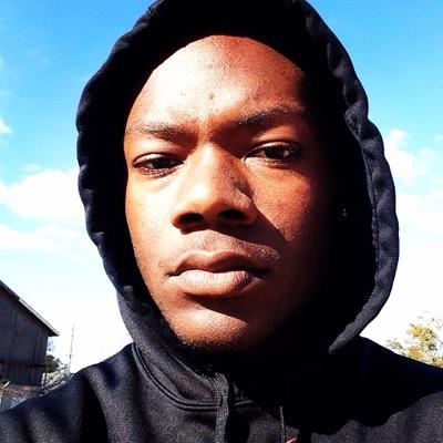 My grind came from seeing my family struggle. When the opportunity for success arises, take it. #GodFirst #FamilySecond #BayBoy #YoungNiggasInCharge