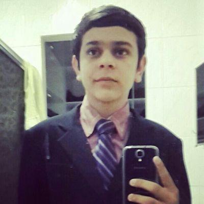 paraguayo , petizo , tranquilo ,mis amigos son muy importates para mi , rockero , banda favorita AC/DC GUNS N' ROSES lol lol lol