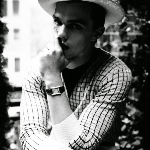 AHeartSoWicked's profile picture. Defiance (noun); Open resistance, bold disobedience. They brought me down, and I rose again. : |#WickedRP|#GenderBent|#MC|18+|