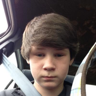 Single and looking for a bæ. love gaming. want to join FaZe clan or OpTic and if u have open clan recruit me