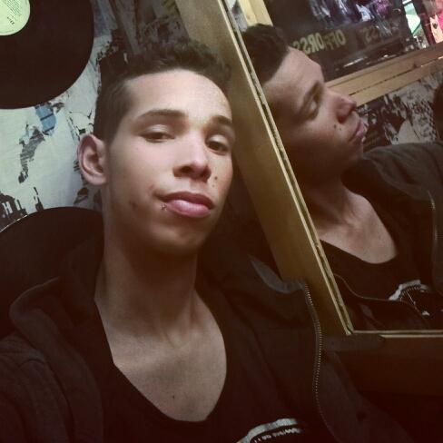 EgeaAlejandro9's profile picture. solo palabras