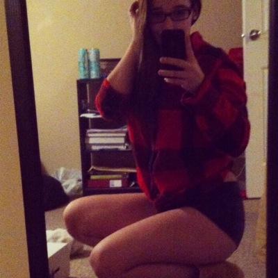 kate_216's profile picture. Short girls doing it best.