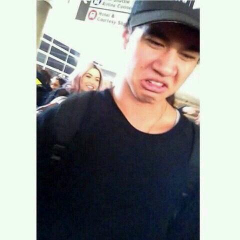 but ur not calum hood
