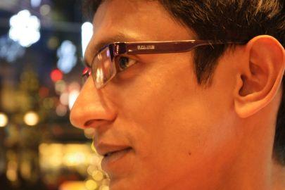 Tech blogger and web developer from London with extensive knowledge on mobile devices, tablets