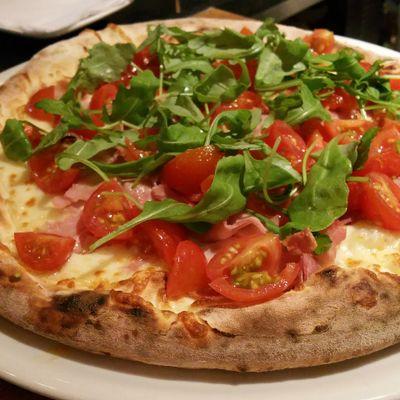Sapore Vero on the road is the only mobile Italian Pizzeria with wood fired oven. Private party, Markets, Events in general. Book now at party@saporevero.com