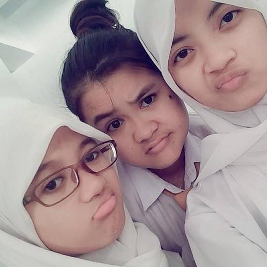 Smk Farmasi YamasiI 23.05.97. @Reacsi15 .XII.A. @Rohisikramsy. Nothing is impossible with ALLAH ;)