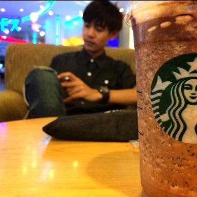 • Party,drinks, music, movie, eat, travel, reading, drawing, Art and Architecture. υ can follow me iƒ u want. :@Tisttiadept thanks:)