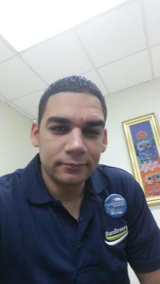 Lic. Administracion de esmpresa, trabajador amante de una bella familia y una flamante esposa.