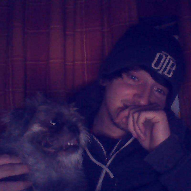 17 years old,
Bassist for @TDOOUK,
oh, and @miwband and @deffiance follow.