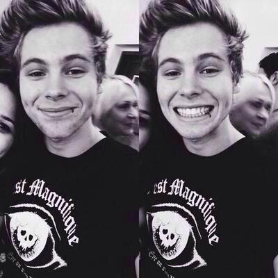 luke hemmings is my cinnamon apple