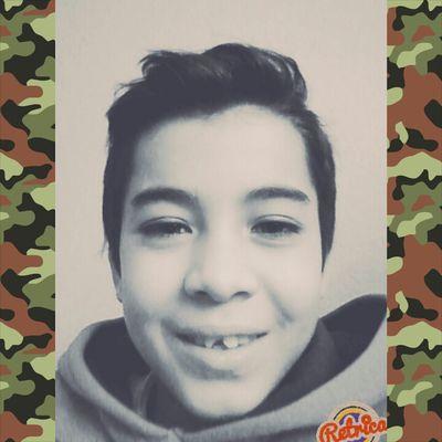 O kız  var ya o kız kalbimi parçaladı, nedeni ise onu sevmem
