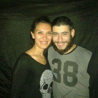 la vida es una sola me gusta vivirla..♥ Por esas personitas q me hacen feliz día a día ~Lulu & Roge ~