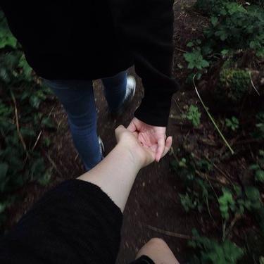 if i followed you, you're beautiful and your current or future boyfriend/girlfriend is/ will be so lucky to have you!!!!!