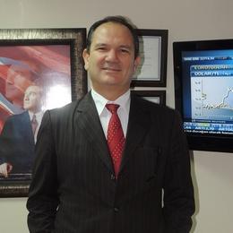 aydineroglu_'s profile picture. Stratejist-Finans Yazarı/Burada Yer alan bilgi,yorum ve tavsiyeler Yatırım Danışmanlığı kapsamında değildir.