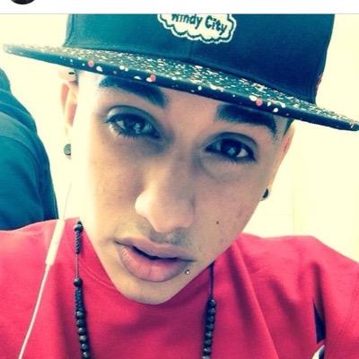 _Christopheer23's profile picture. ✌️Yo Vivo Mi Vida De Una Forma Estupenda!! |Fúmate La Vida & Enrola los Problemas| I was born to be a king|
         http://t.co/NzzjdJUl2y